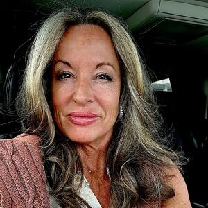 Meet your Posher, Jenn